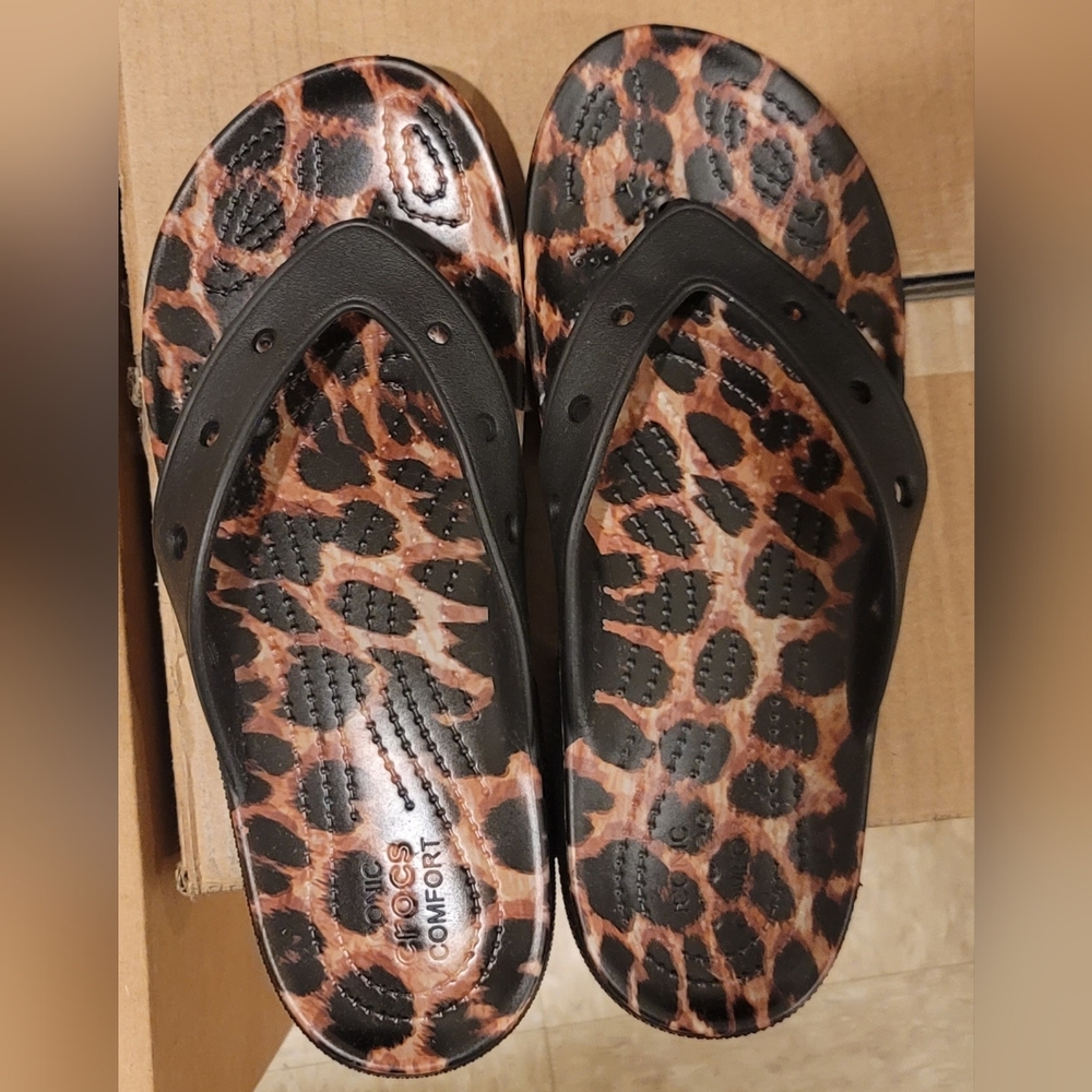 Leopard print Crocs Women Size 10